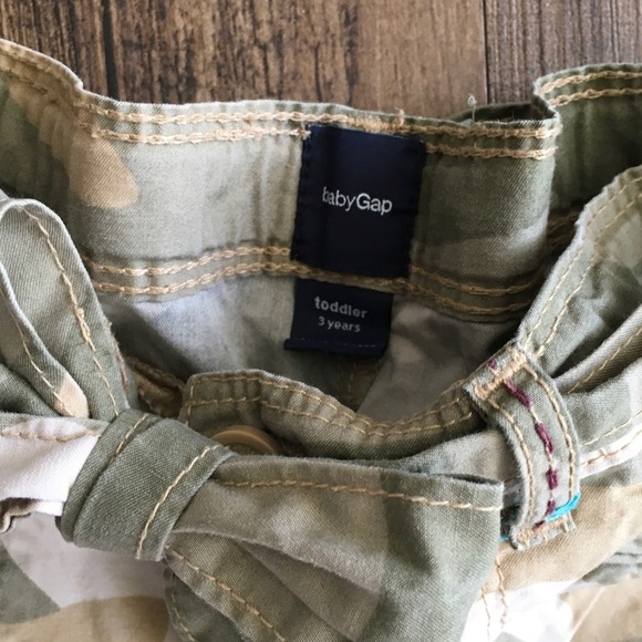 GAP Kids Bow belt Camo Shorts with Embroidery - Picture 3 of 4